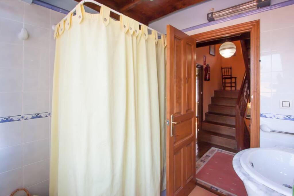 Casa Del Cuetu. Traditional Village House In Asturias Mere Dış mekan fotoğraf