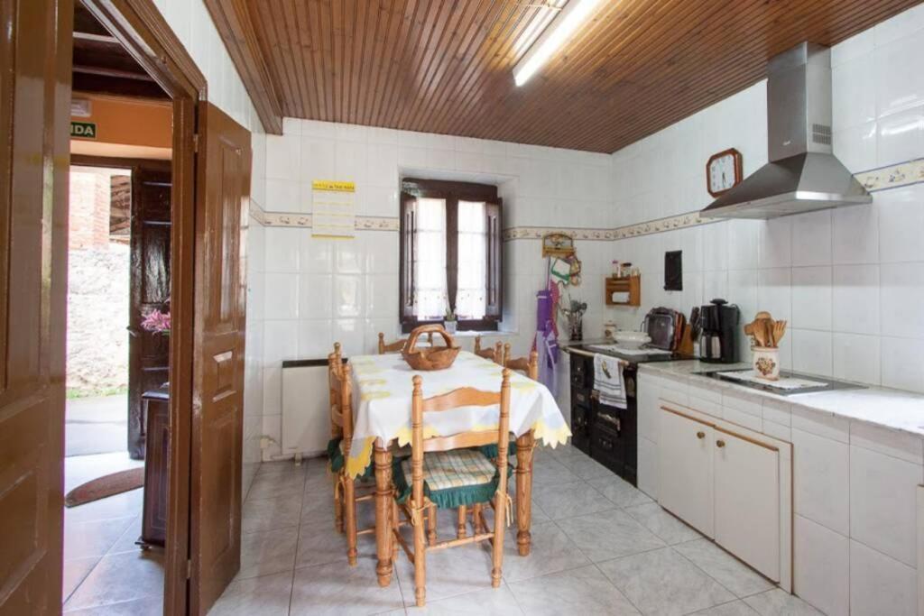 Casa Del Cuetu. Traditional Village House In Asturias Mere Dış mekan fotoğraf